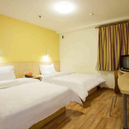 7Days Inn Dalian Harbour Square Ferry Terminal Εξωτερικό φωτογραφία