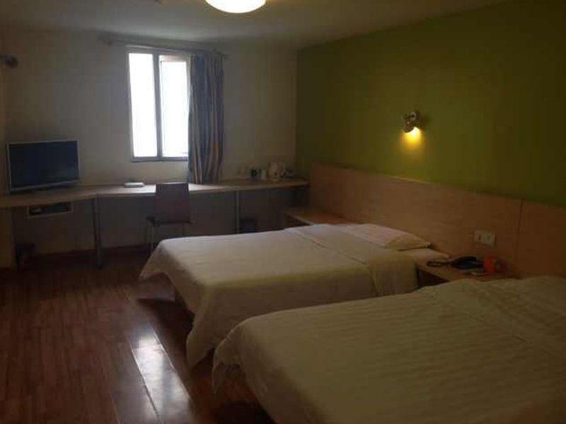 7Days Inn Dalian Harbour Square Ferry Terminal Εξωτερικό φωτογραφία