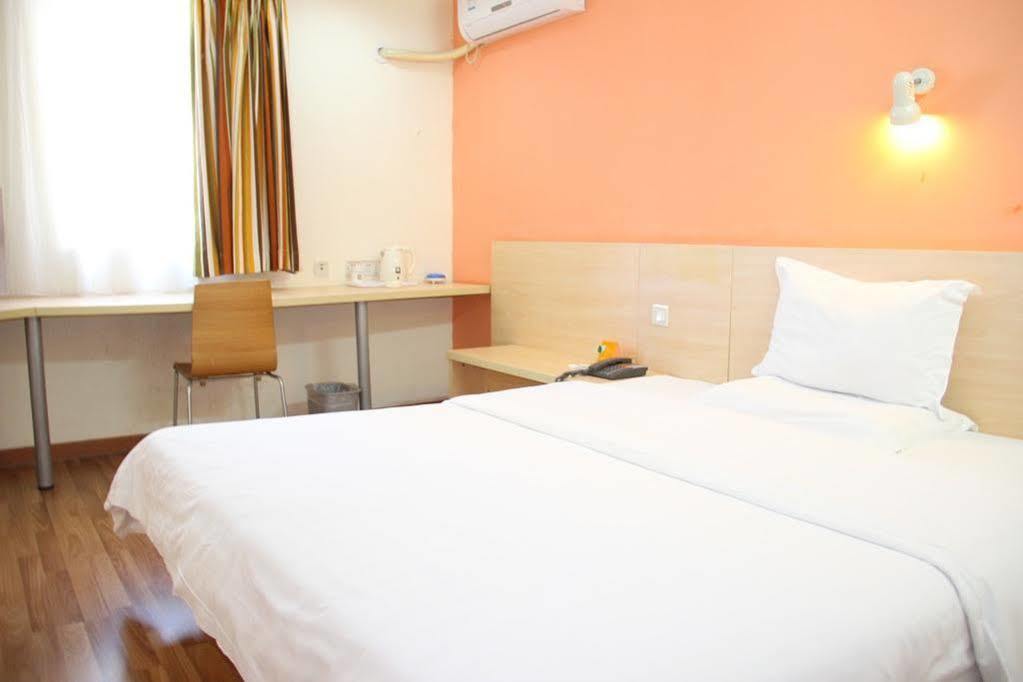7Days Inn Dalian Harbour Square Ferry Terminal Εξωτερικό φωτογραφία
