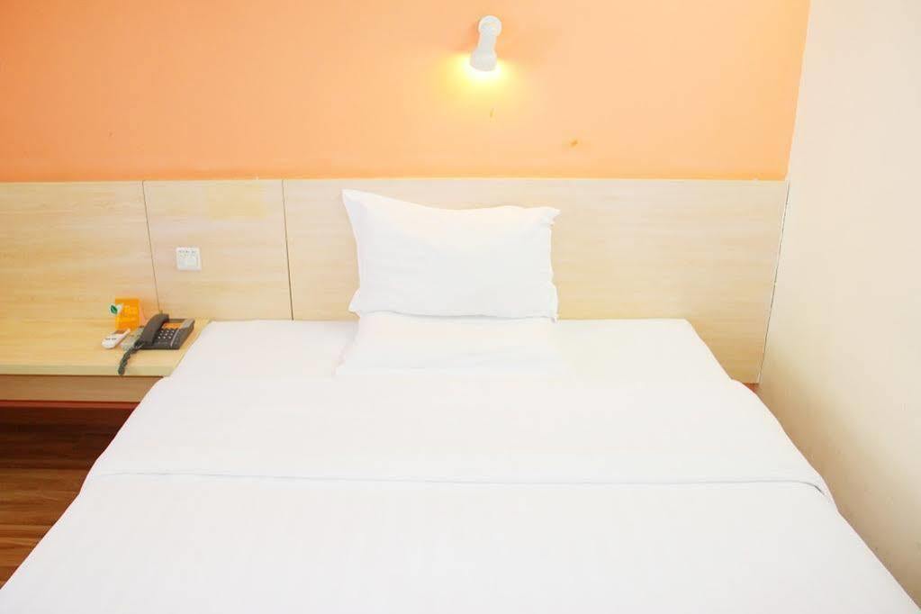7Days Inn Dalian Harbour Square Ferry Terminal Εξωτερικό φωτογραφία
