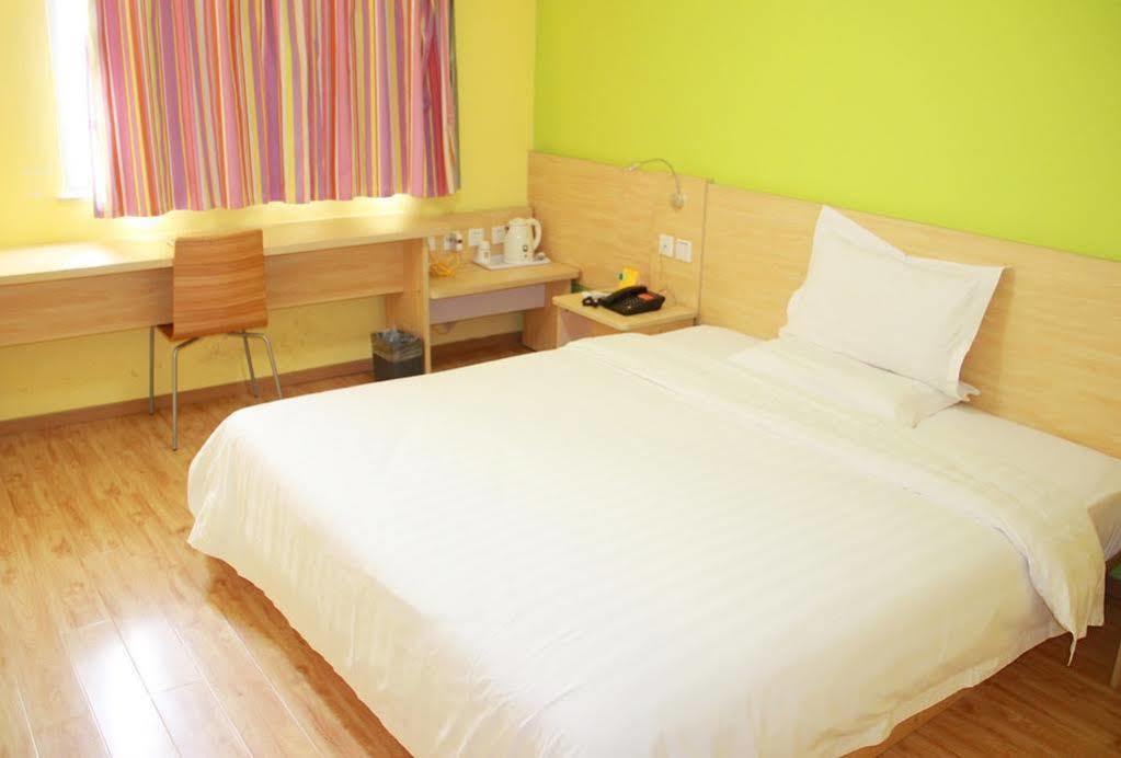7Days Inn Dalian Harbour Square Ferry Terminal Εξωτερικό φωτογραφία