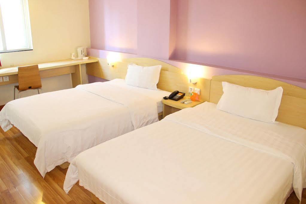 7Days Inn Dalian Harbour Square Ferry Terminal Εξωτερικό φωτογραφία