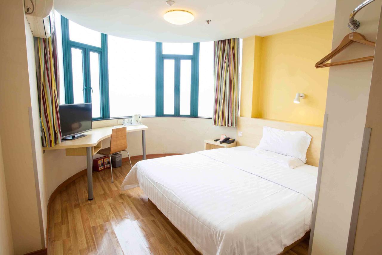7Days Inn Dalian Harbour Square Ferry Terminal Εξωτερικό φωτογραφία