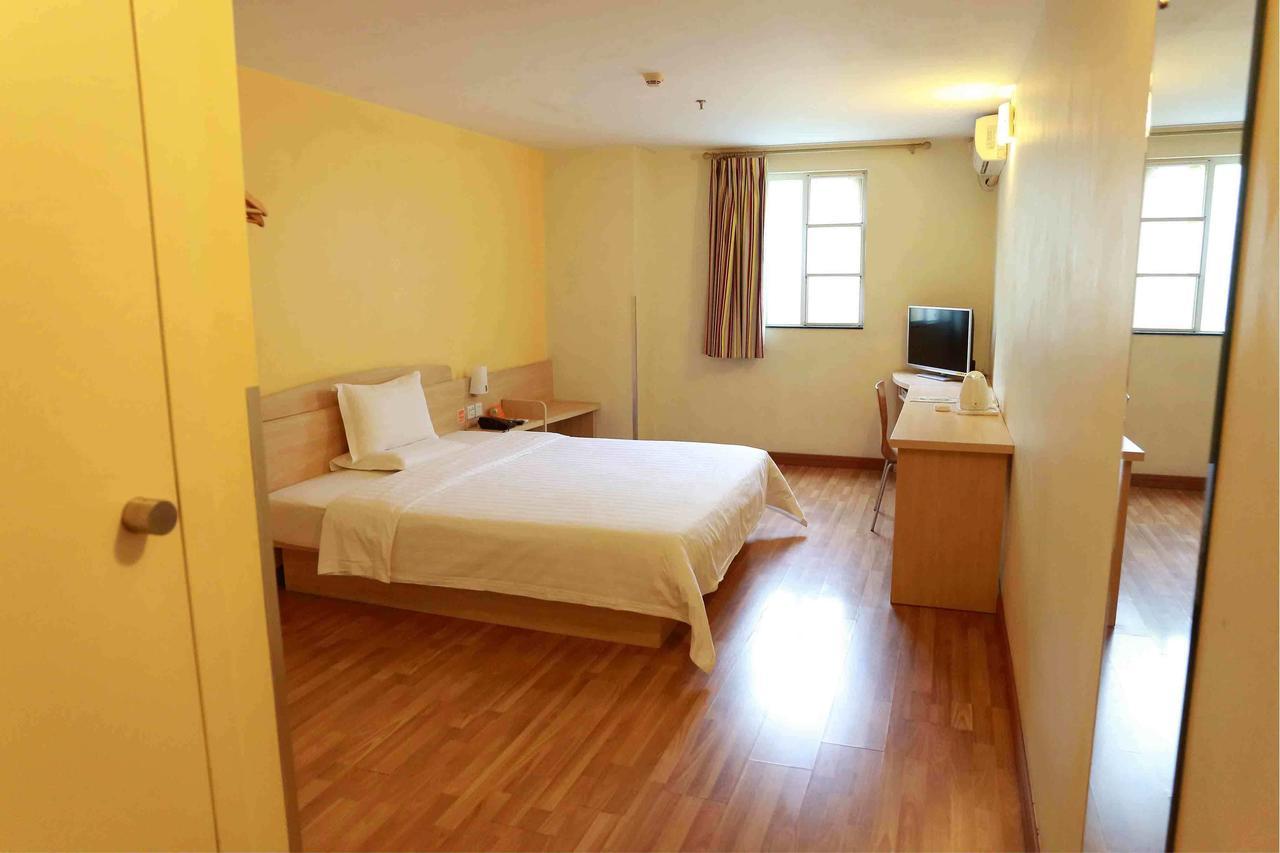 7Days Inn Dalian Harbour Square Ferry Terminal Εξωτερικό φωτογραφία