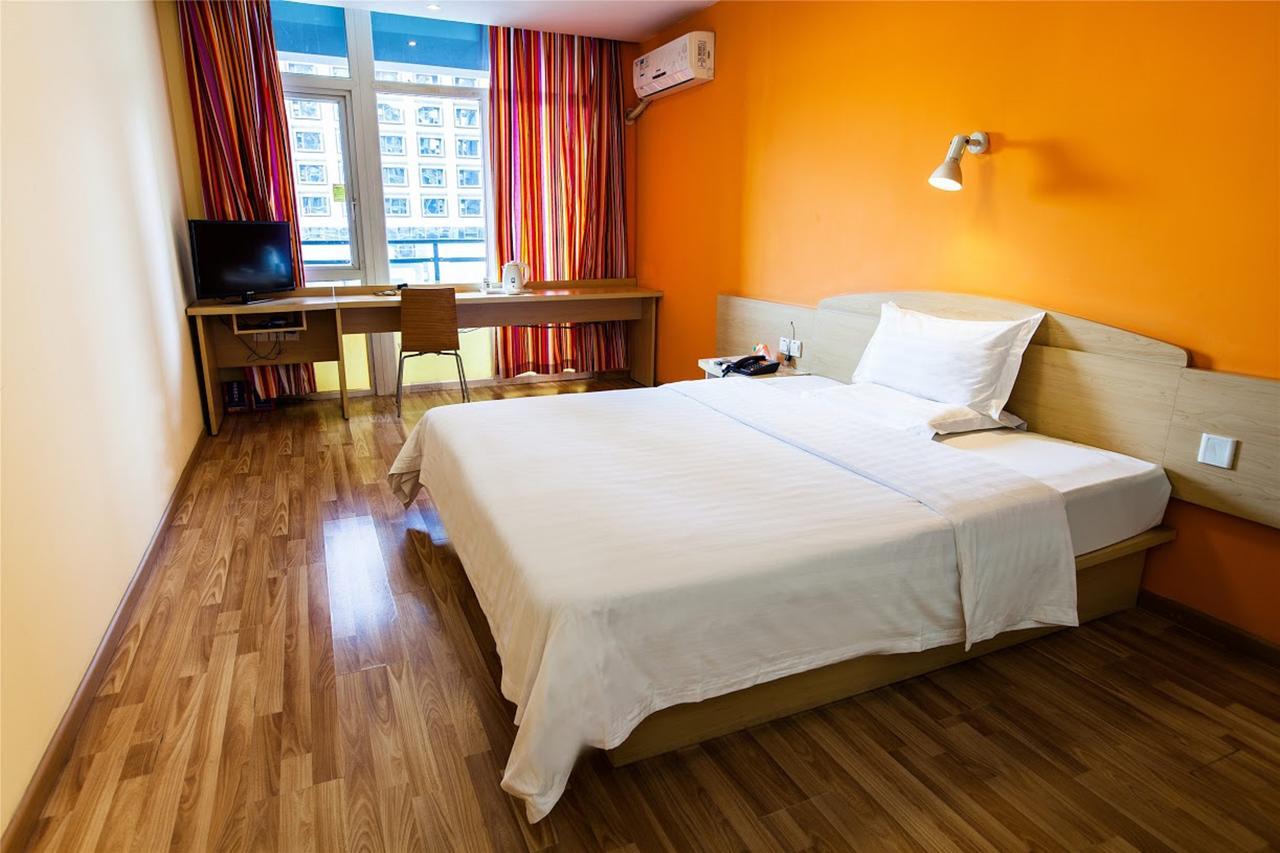 7Days Inn Dalian Harbour Square Ferry Terminal Εξωτερικό φωτογραφία